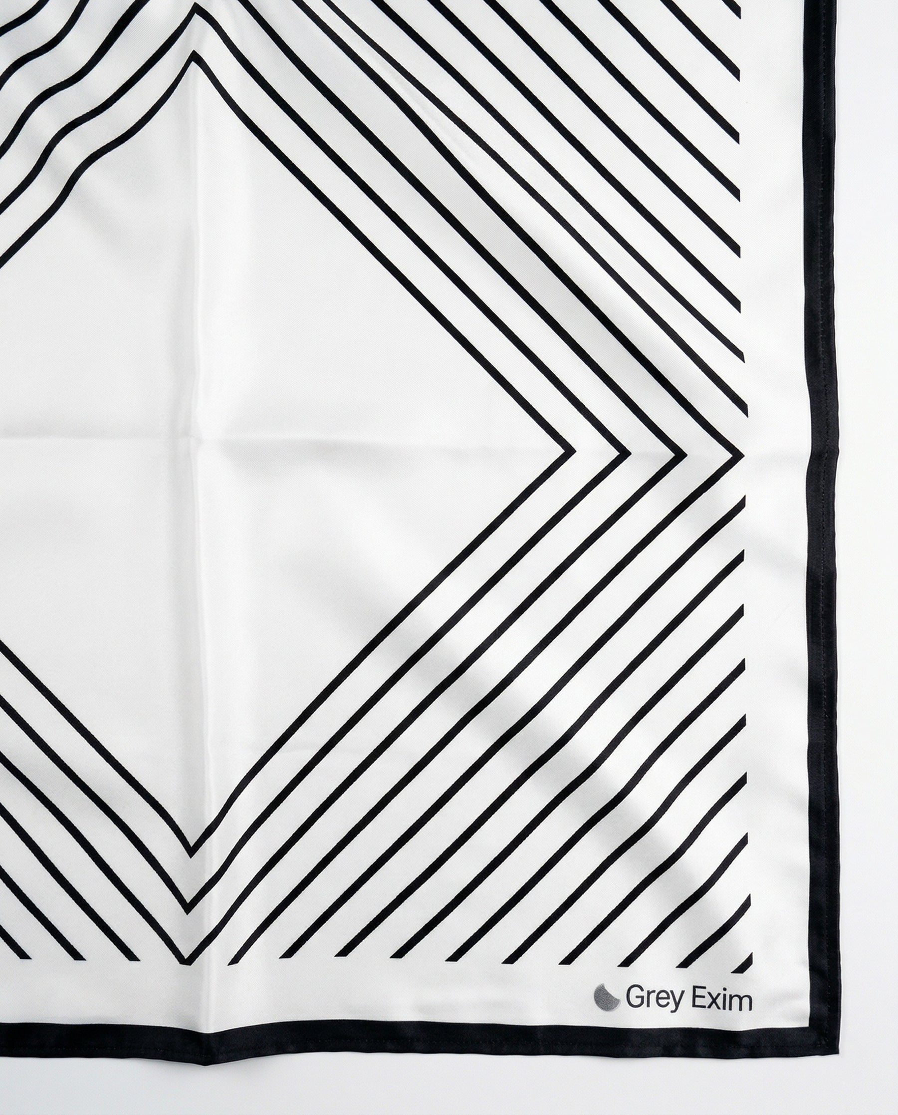 Women Black & White Geometric Diamond Satin Scarf